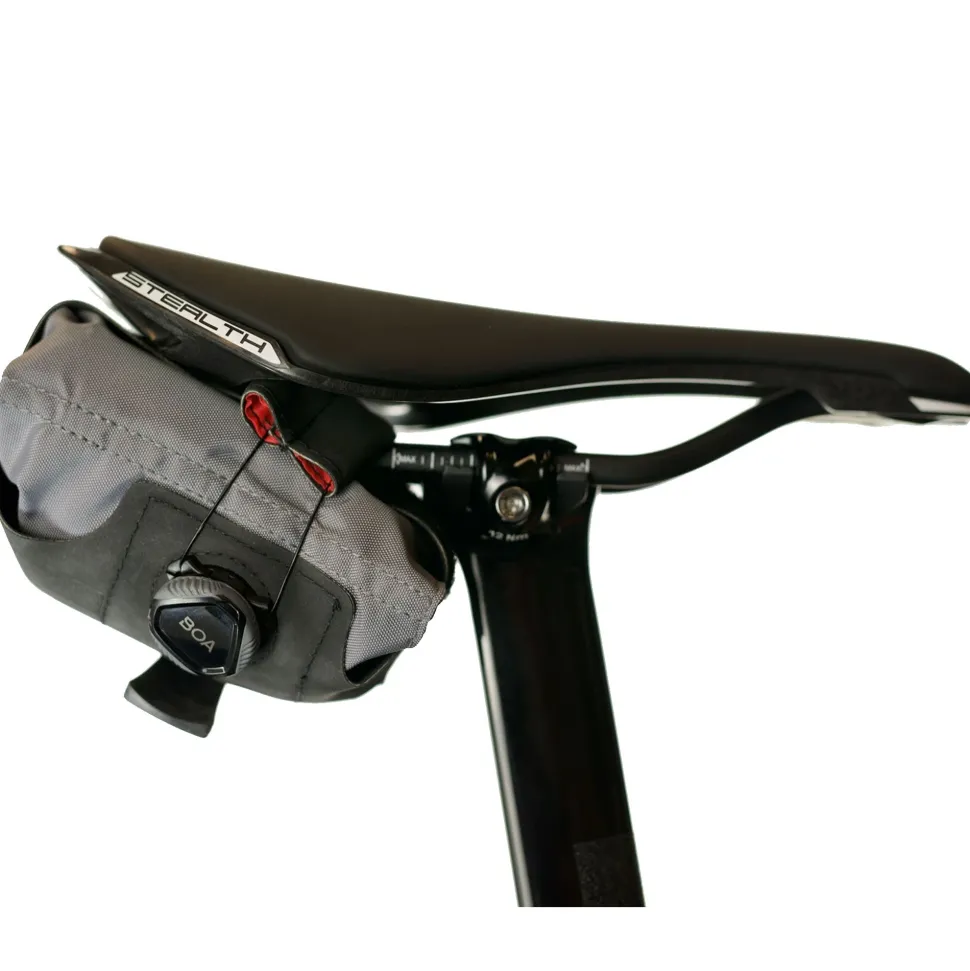 Asymmetrico Seat Roll
