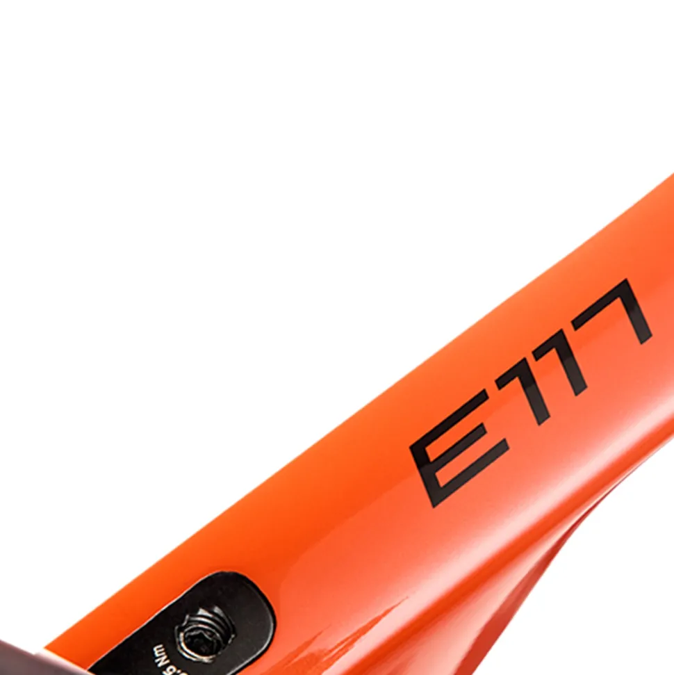 E117 105 Di2 Triathlon Bike