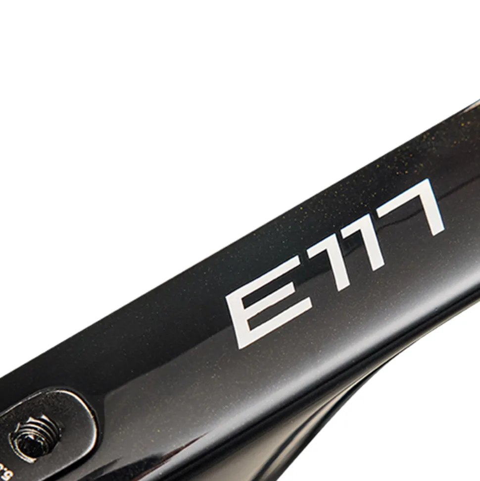 E117 105 Di2 Triathlon Bike
