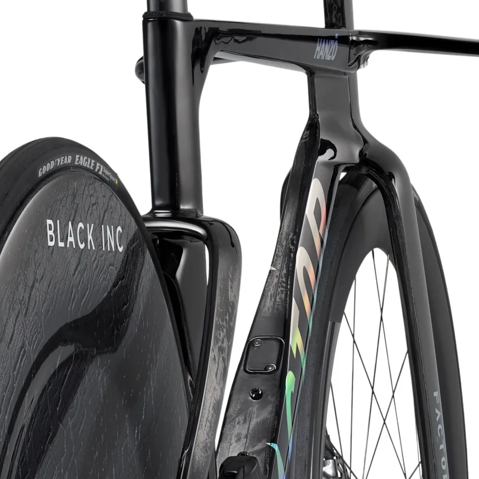 HANZO Red AXS Black Inc Zero/Three TT/Triathlon Bike
